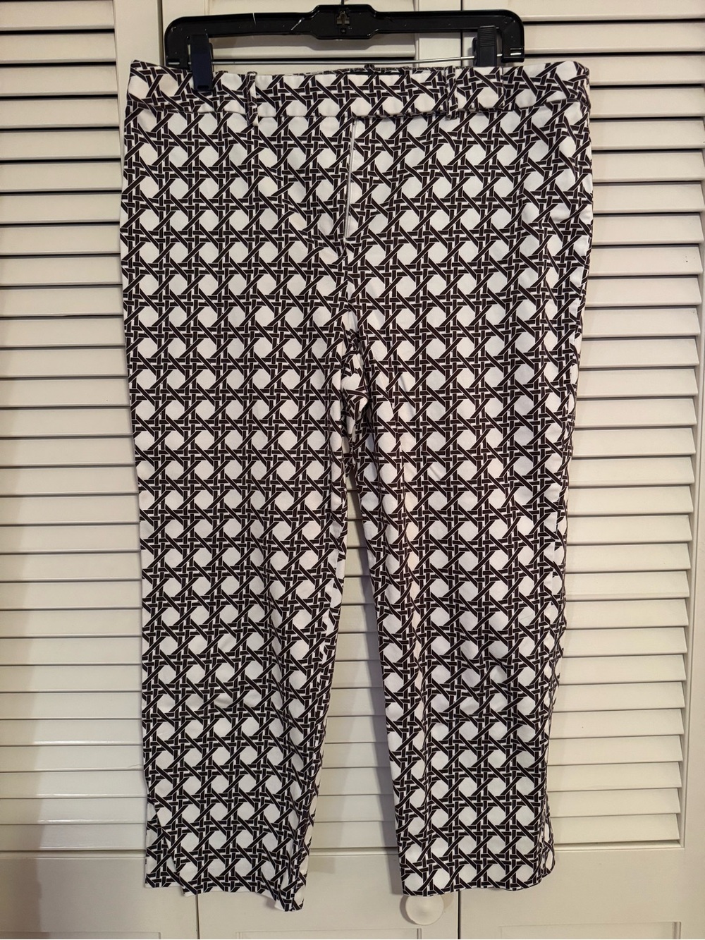 Peck & Peck Black and White Patterned Capris